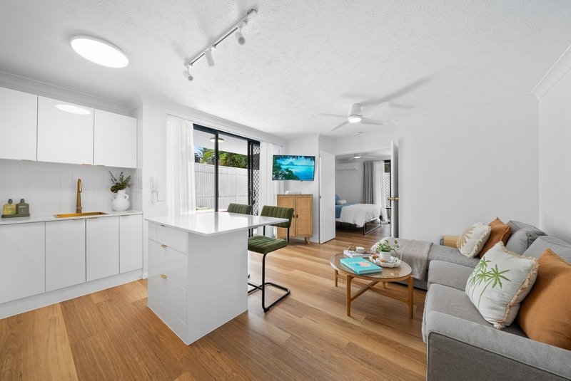 Photo - 3/15 Britannia Avenue, Broadbeach QLD 4218 - Image 7