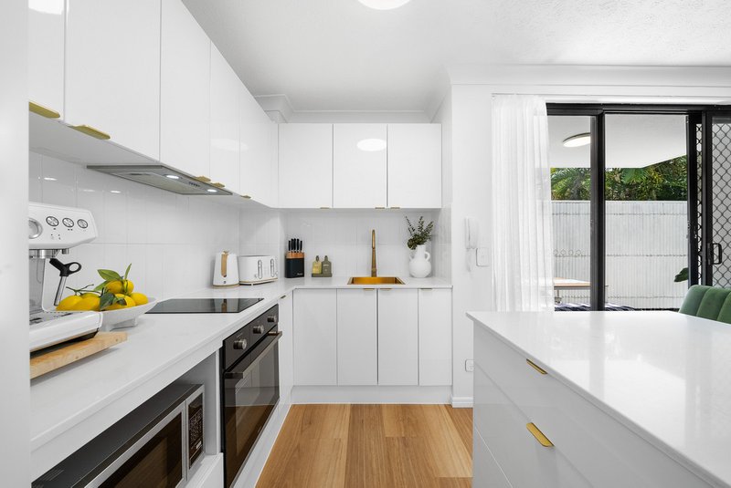 Photo - 3/15 Britannia Avenue, Broadbeach QLD 4218 - Image 9