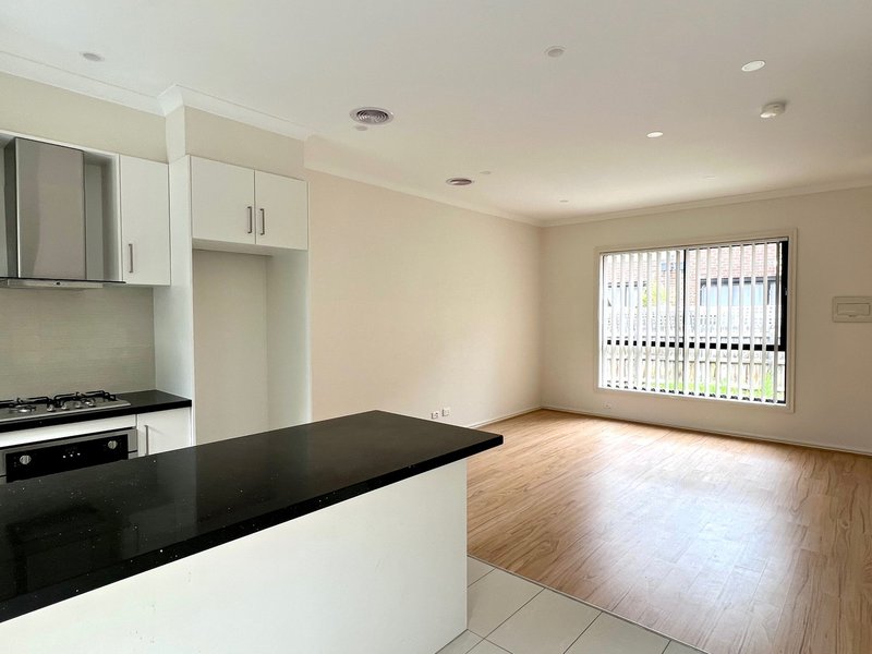 Photo - 3/15 Carroll Avenue, Dandenong VIC 3175 - Image 5