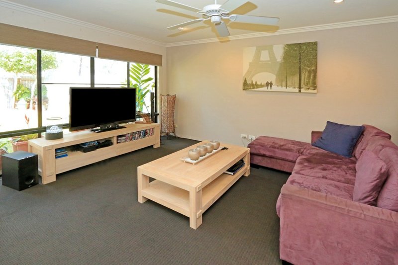 Photo - 3/15 Parkside Place, Norman Gardens QLD 4701 - Image 3