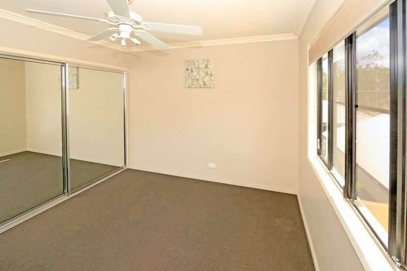 Photo - 3/15 Parkside Place, Norman Gardens QLD 4701 - Image 9