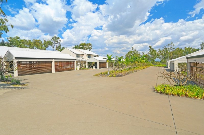 Photo - 3/15 Parkside Place, Norman Gardens QLD 4701 - Image 16