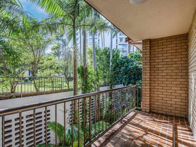 Photo - 3/15 Peninsular Drive, Surfers Paradise QLD 4217 - Image 2