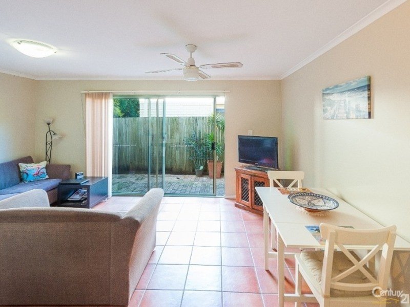 Photo - 3/15 Primary School Court, Maroochydore QLD 4558 - Image 2