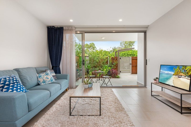 Photo - 3/15 Roseglen Street, Greenslopes QLD 4120 - Image 10