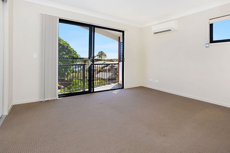 Photo - 3/15 Rutland Street, Coorparoo QLD 4151 - Image 5