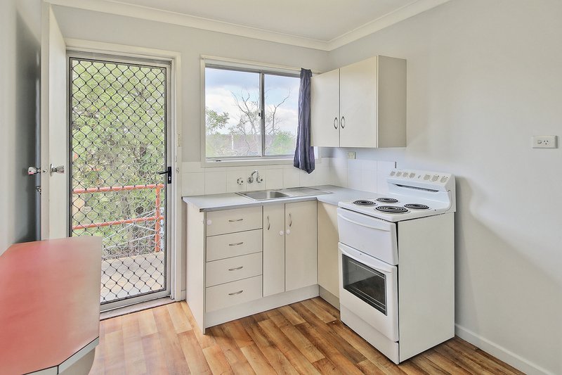 Photo - 3/15 Strathairlie Square, Macgregor QLD 4109 - Image 4