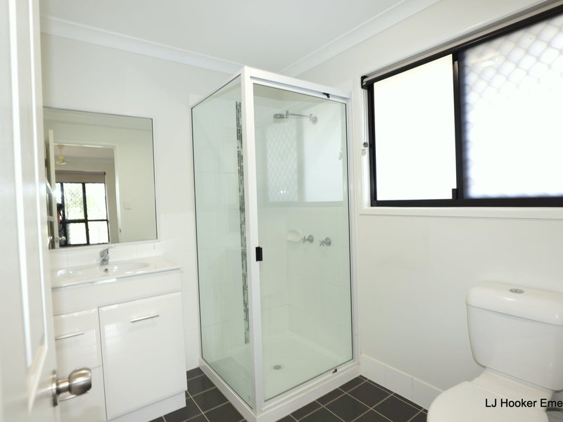 Photo - 3/15 Whitney Street, Emerald QLD 4720 - Image 9