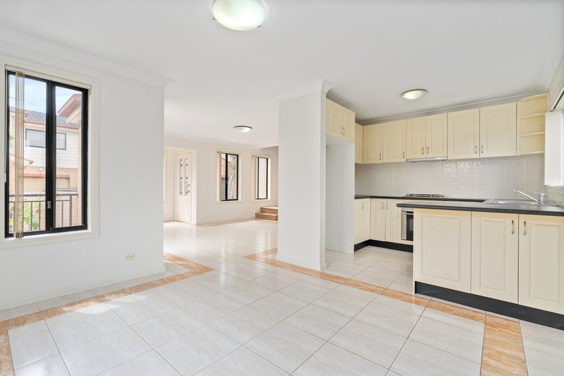 Photo - 3/151 Blaxcell Street, Granville NSW 2142 - Image 6