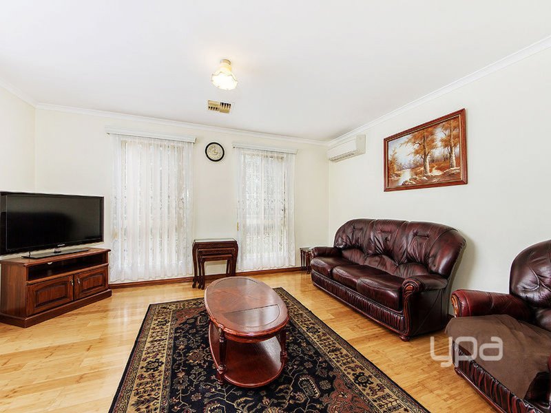 Photo - 3/152 Biggs Street, St Albans VIC 3021 - Image 2