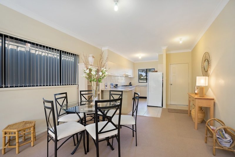 Photo - 3/153 Cresthaven Avenue, Bateau Bay NSW 2261 - Image 3