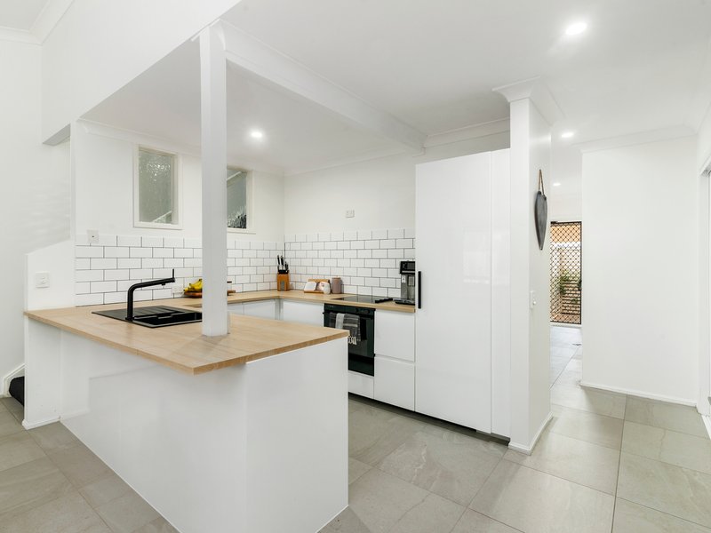 Photo - 3/154 Currumbin Creek Road, Currumbin Waters QLD 4223 - Image 2