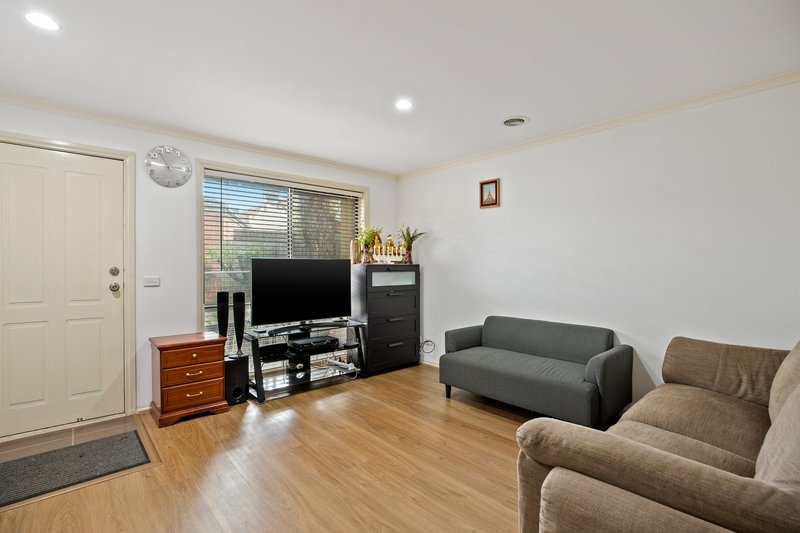 Photo - 3/1553 Ferntree Gully Road, Knoxfield VIC 3180 - Image 2