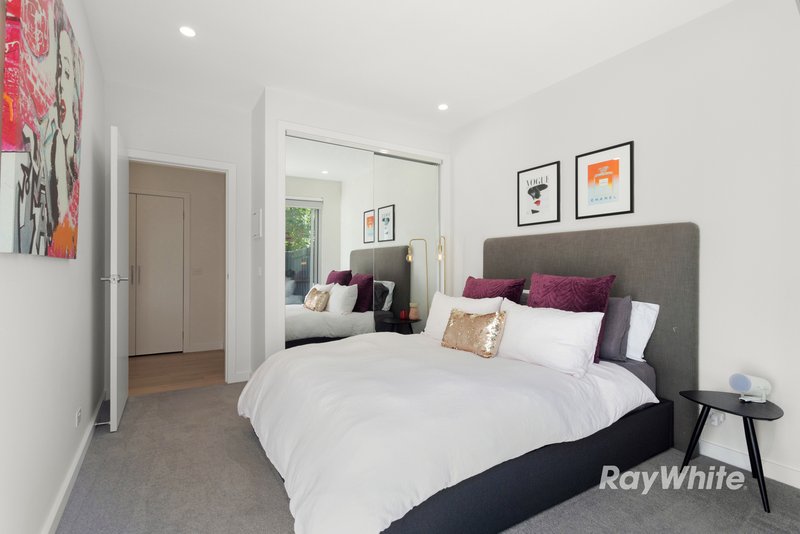 Photo - 3/16-18 Dene Avenue, Malvern East VIC 3145 - Image 3