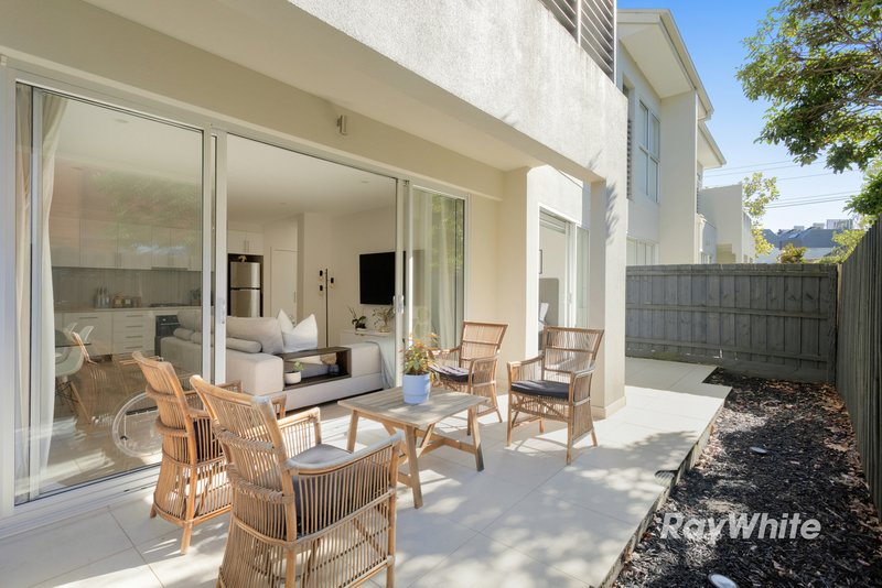 Photo - 3/16-18 Dene Avenue, Malvern East VIC 3145 - Image 5
