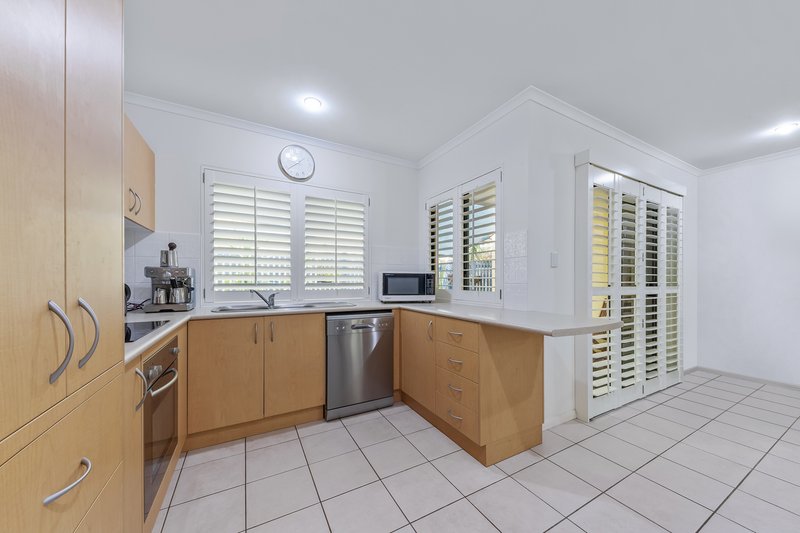 Photo - 3/16 Beach Road, Cannonvale QLD 4802 - Image 3