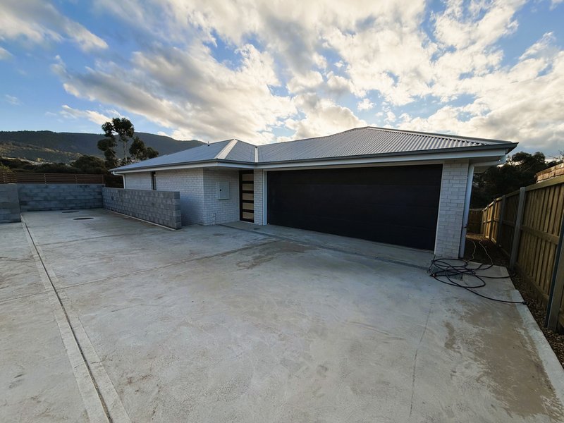 Photo - 3/16 Belgrave Street, Claremont TAS 7011 - Image 1