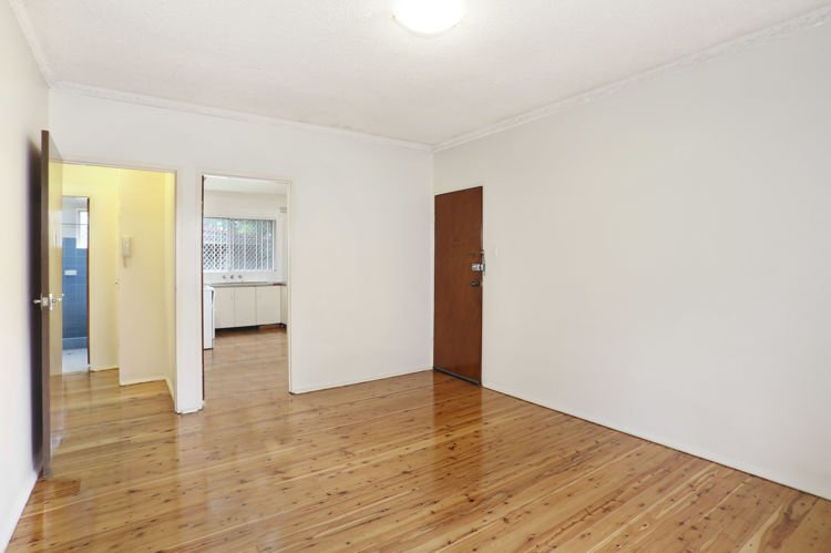 Photo - 3/16 Calliope Street, Guildford NSW 2161 - Image 2