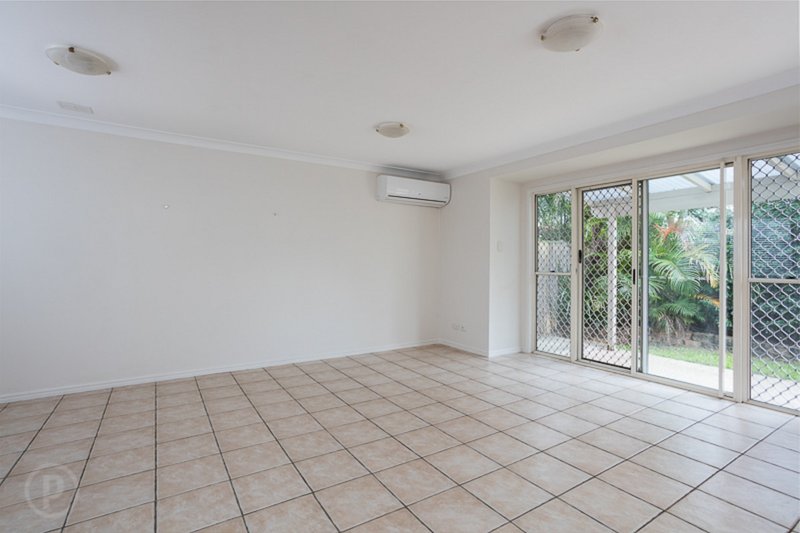 Photo - 3/16 Cardross Street, Yeerongpilly QLD 4105 - Image 3