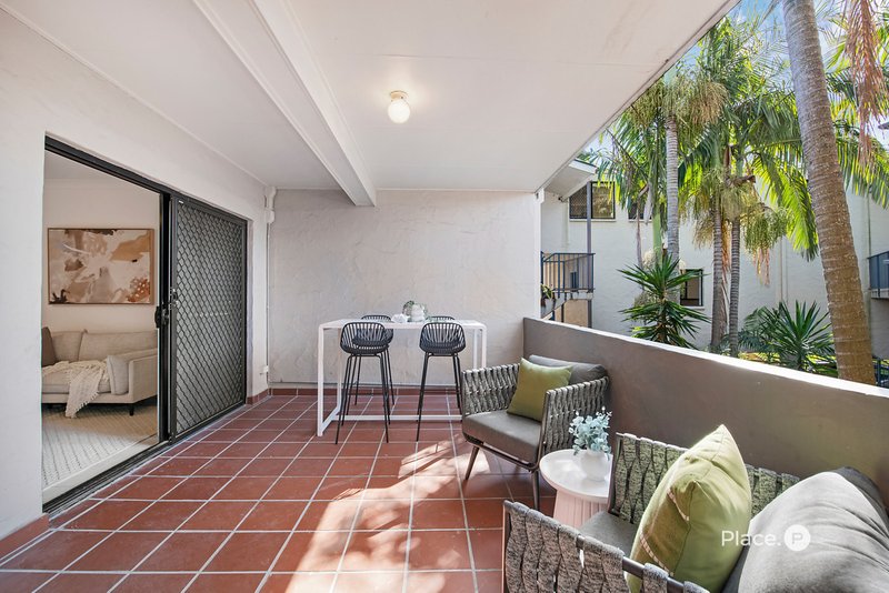 Photo - 3/16 Jellicoe Street, Coorparoo QLD 4151 - Image 2