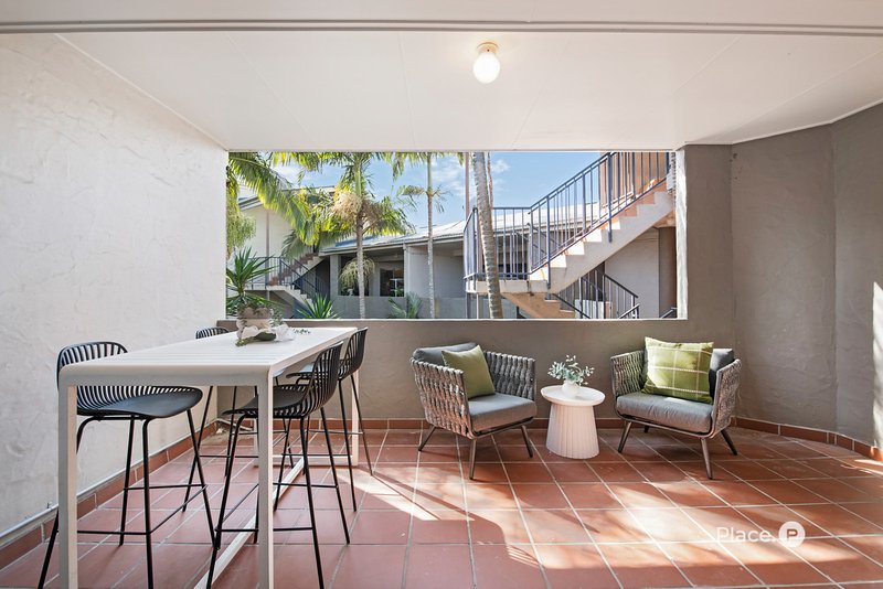 Photo - 3/16 Jellicoe Street, Coorparoo QLD 4151 - Image 3