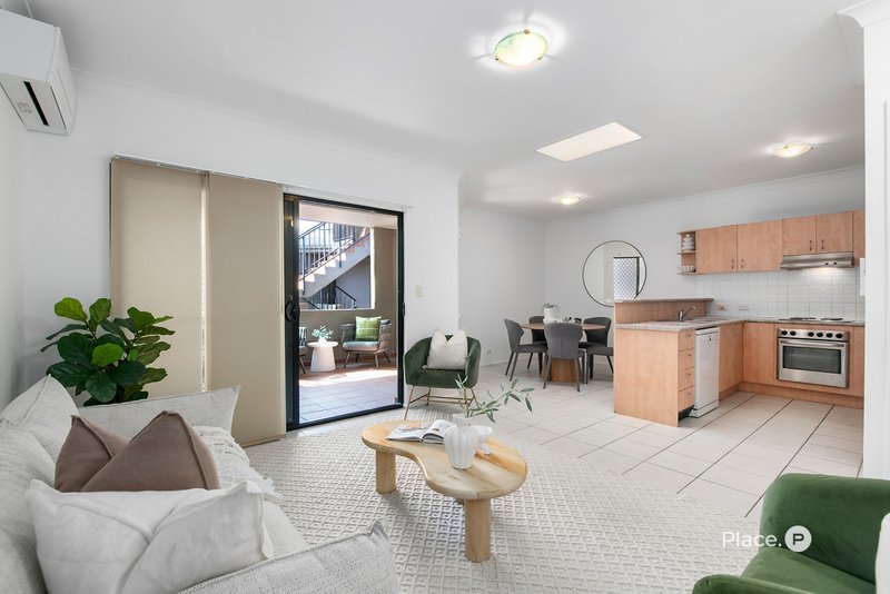 Photo - 3/16 Jellicoe Street, Coorparoo QLD 4151 - Image 6