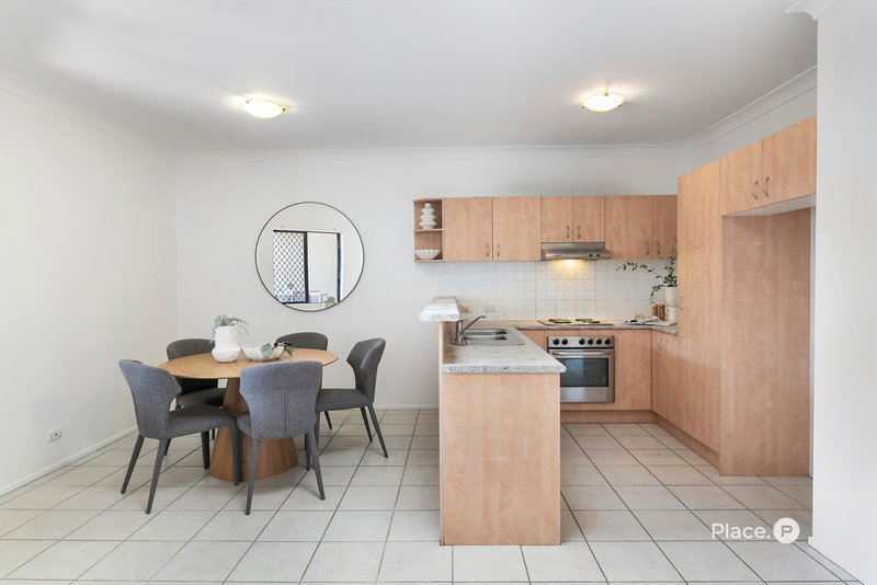 Photo - 3/16 Jellicoe Street, Coorparoo QLD 4151 - Image 7