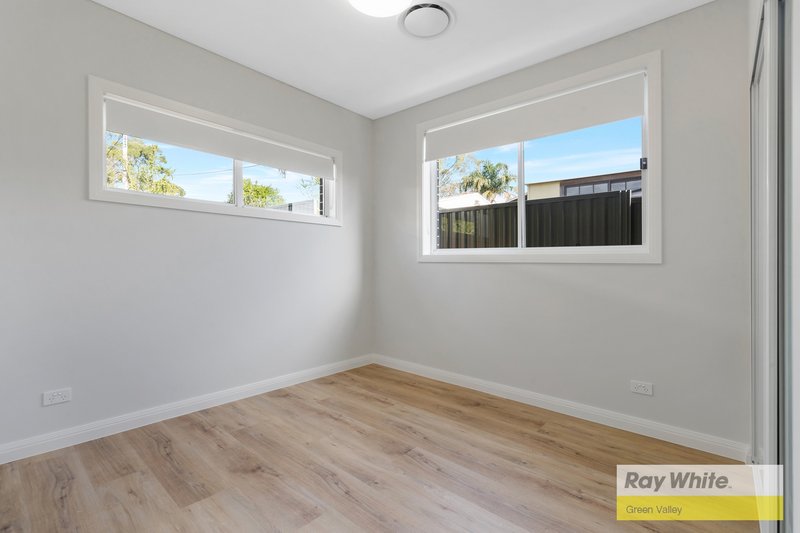 Photo - 3/16 Kaluga Street, Busby NSW 2168 - Image 11