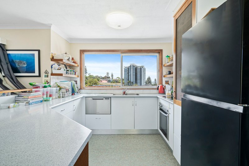 Photo - 3/16 Lanham Street, Coolangatta QLD 4225 - Image 7