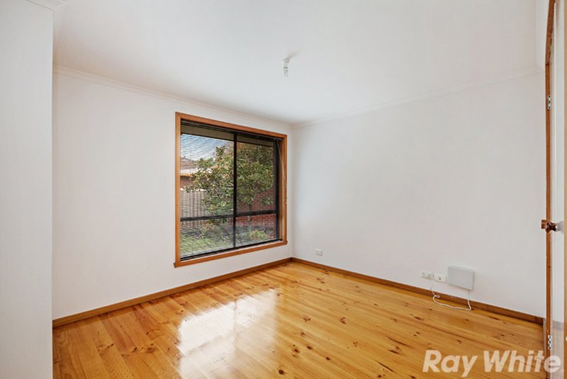 Photo - 3/16 Sieben Close, Mill Park VIC 3082 - Image 5