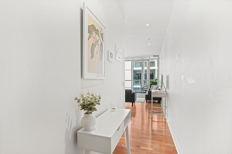 Photo - 316/232-242 Rouse Street, Port Melbourne VIC 3207 - Image 4