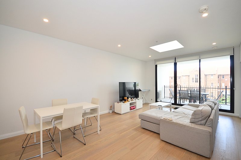 Photo - 316/5 Maple Tree Road, Westmead NSW 2145 - Image 2