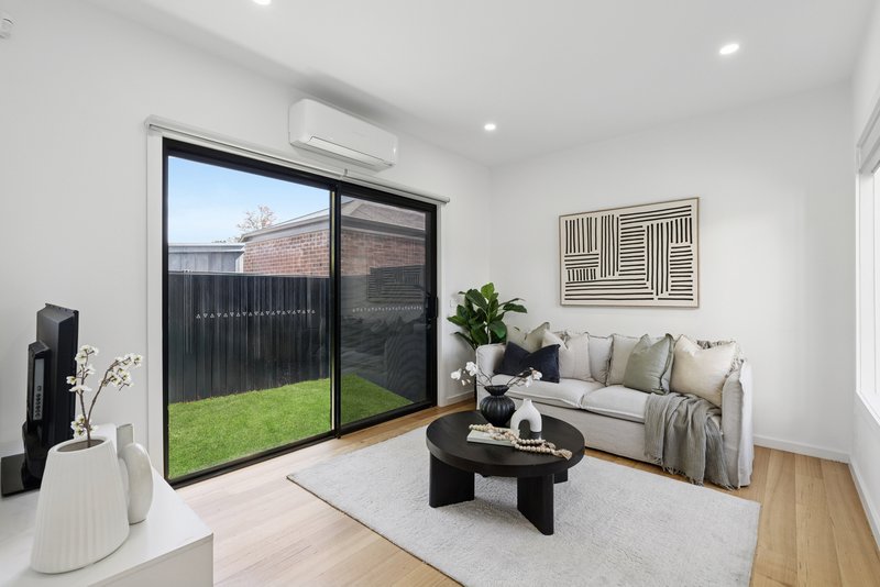 Photo - 3/165 Rathcown Road, Reservoir VIC 3073 - Image 2