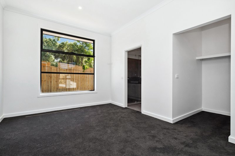 Photo - 3/17-19 Carole Avenue, Chirnside Park VIC 3116 - Image 6