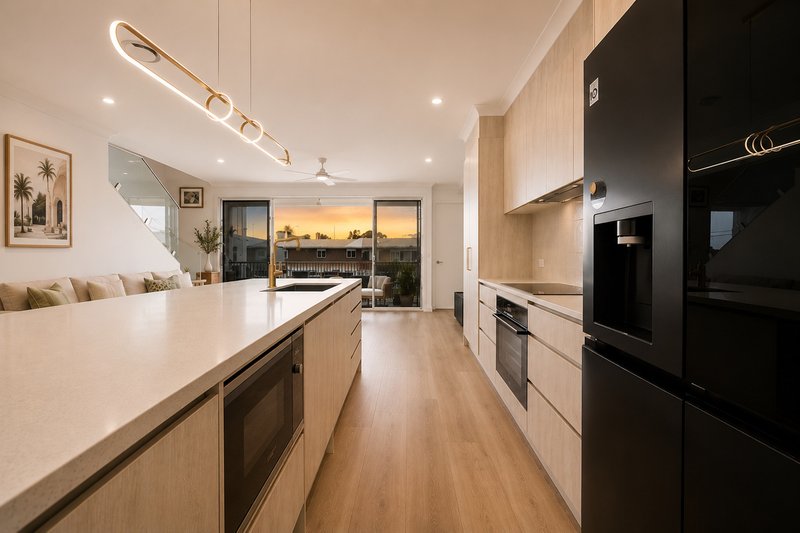 Photo - 3/17 Bruce Avenue, Paradise Point QLD 4216 - Image 2
