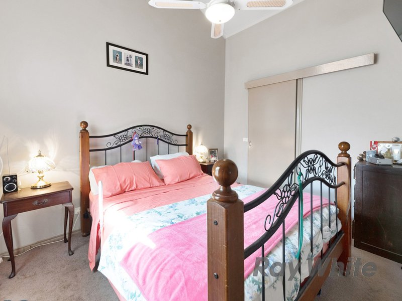 Photo - 3/17 Commercial Road, Benalla VIC 3672 - Image 2