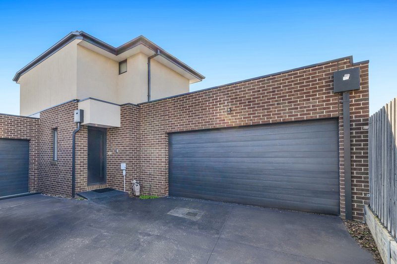 Photo - 3/17 Hillcrest Avenue, Chadstone VIC 3148 - Image 1