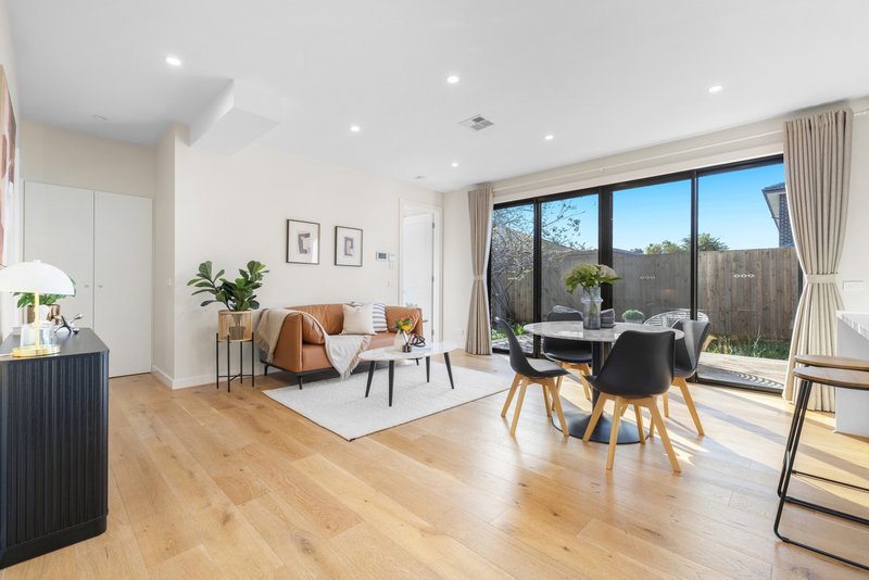 Photo - 3/17 Hillcrest Avenue, Chadstone VIC 3148 - Image 2