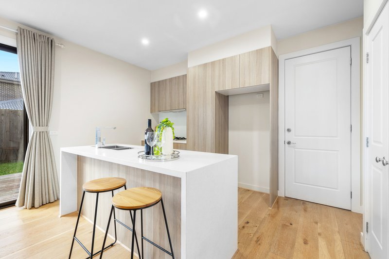 Photo - 3/17 Hillcrest Avenue, Chadstone VIC 3148 - Image 5