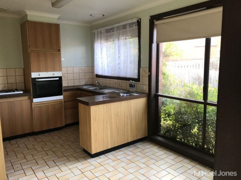 Photo - 3/17 Moresby Avenue, Bulleen VIC 3105 - Image 2