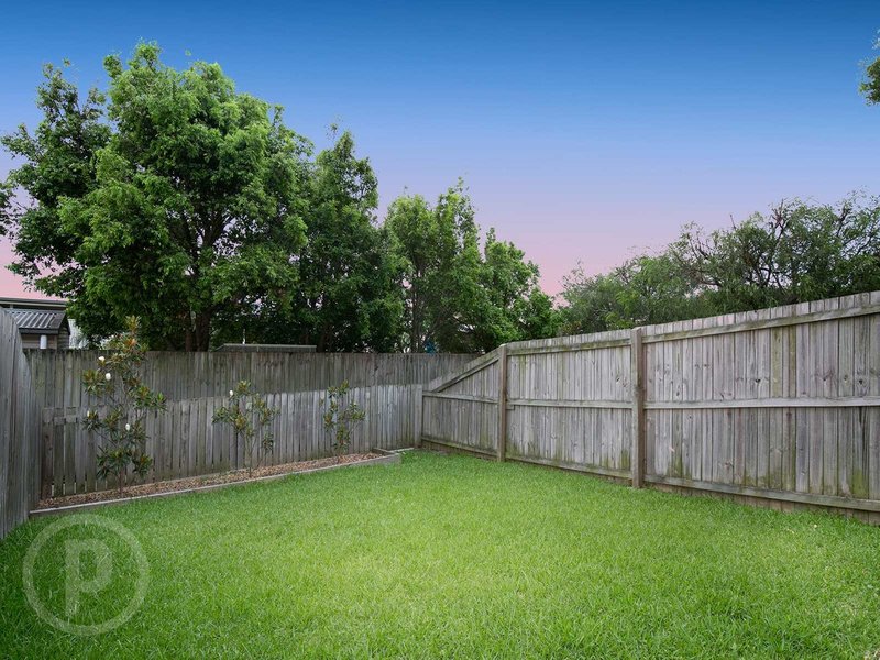 Photo - 3/17 Rialto Street, Coorparoo QLD 4151 - Image 2