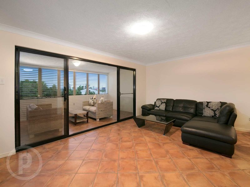 Photo - 3/17 Rialto Street, Coorparoo QLD 4151 - Image 6