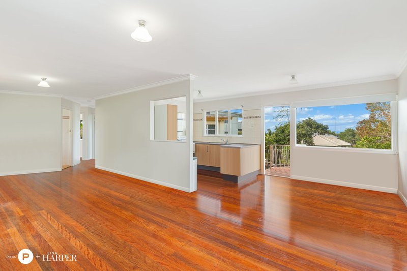 Photo - 317 Wynnum North Road, Wynnum QLD 4178 - Image 4