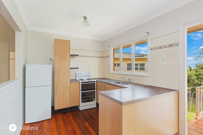 Photo - 317 Wynnum North Road, Wynnum QLD 4178 - Image 5