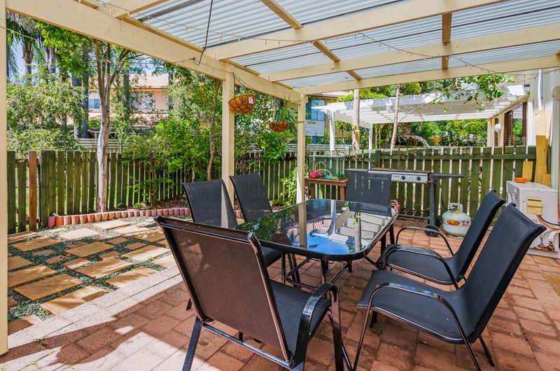 Photo - 31/71 Olsen Avenue, Labrador QLD 4215 - Image 11