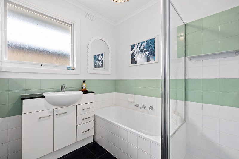 Photo - 3/171 Warrigal Road, Cheltenham VIC 3192 - Image 8