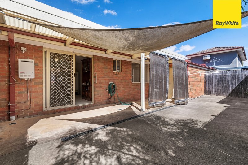 Photo - 3/18-20 Henry Street, Melton VIC 3337 - Image 10