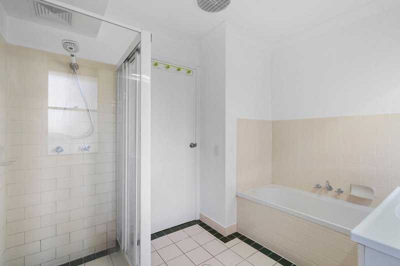 Photo - 3/18 Batchworth Road, Molendinar QLD 4214 - Image 8