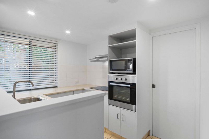Photo - 3/18 Batchworth Road, Molendinar QLD 4214 - Image 11