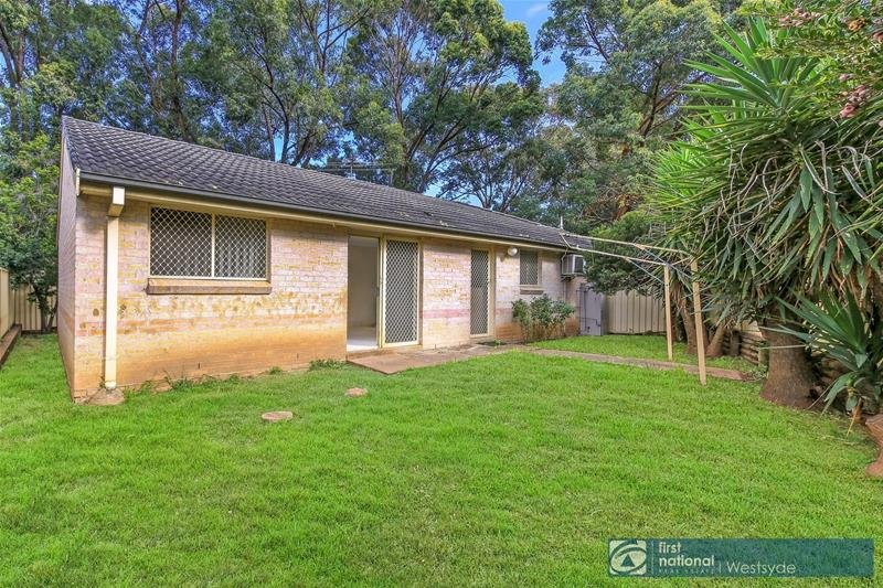 Photo - 3/18 Belinda Place, Mays Hill NSW 2145 - Image 8